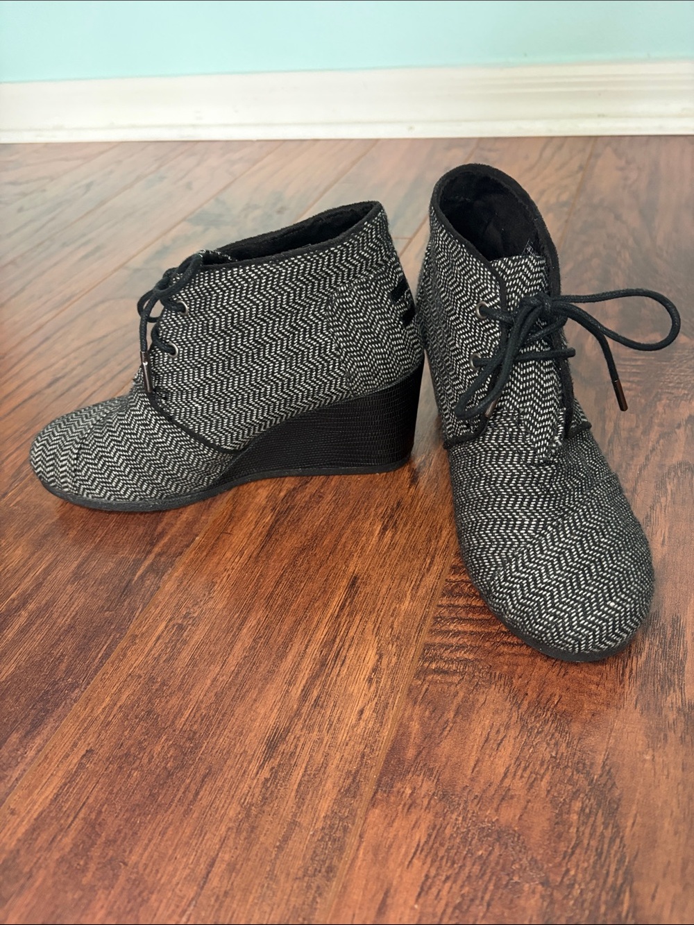 Tom’s Women's Black Herringbone Lace-Up Wedge Booties
